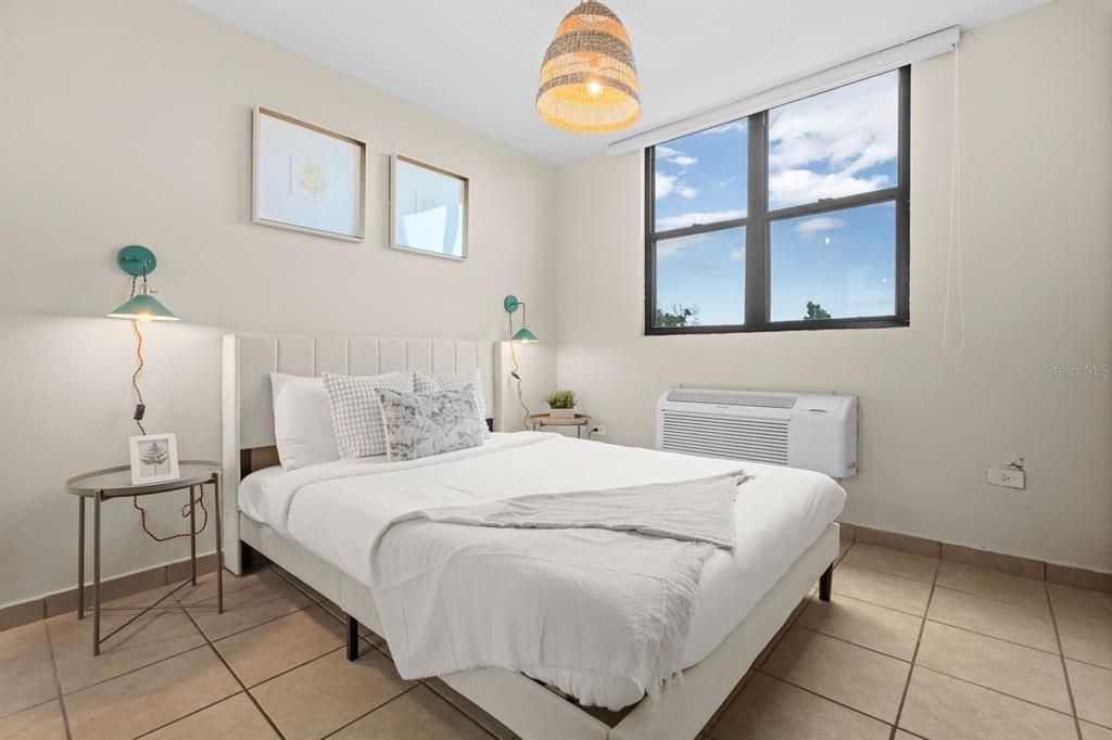 Active With Contract: $329,000 (3 beds, 2 baths, 1168 Square Feet)