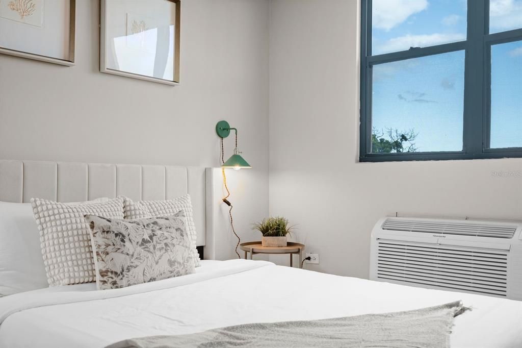 Active With Contract: $329,000 (3 beds, 2 baths, 1168 Square Feet)