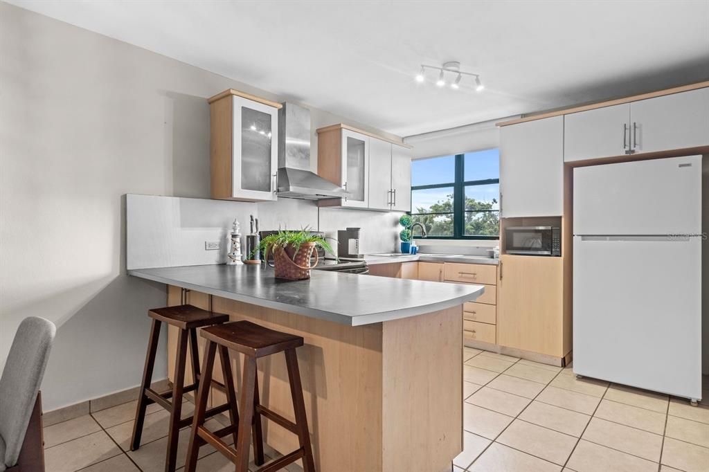 Active With Contract: $329,000 (3 beds, 2 baths, 1168 Square Feet)