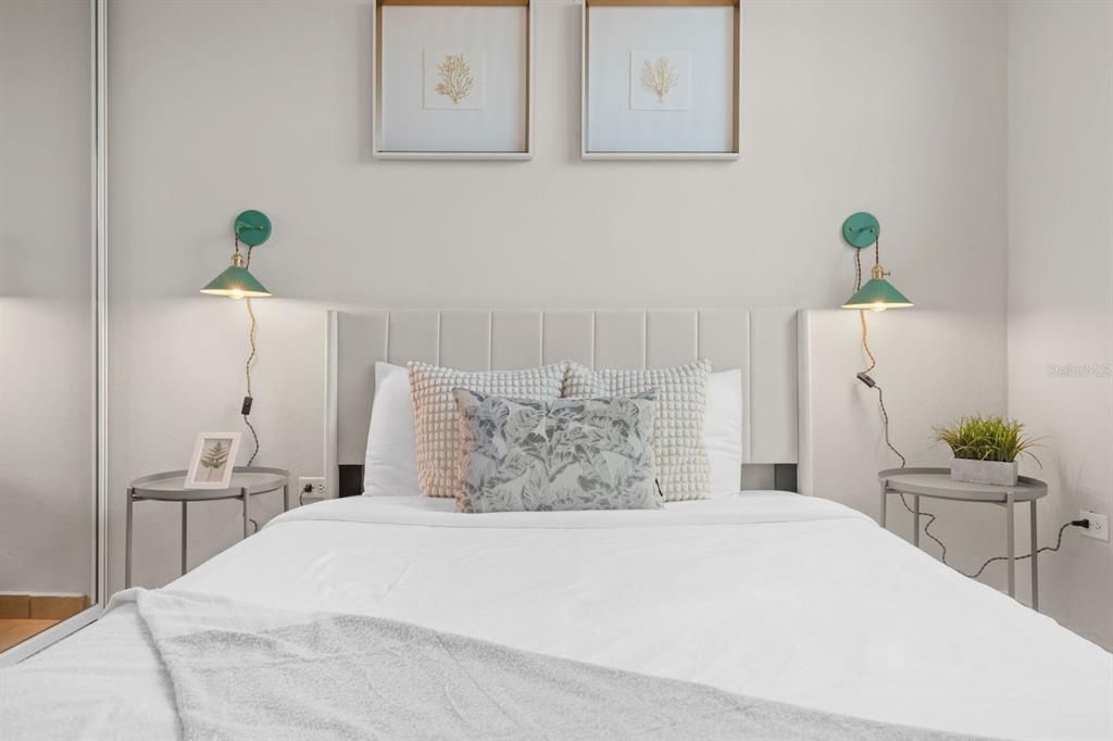 Active With Contract: $329,000 (3 beds, 2 baths, 1168 Square Feet)