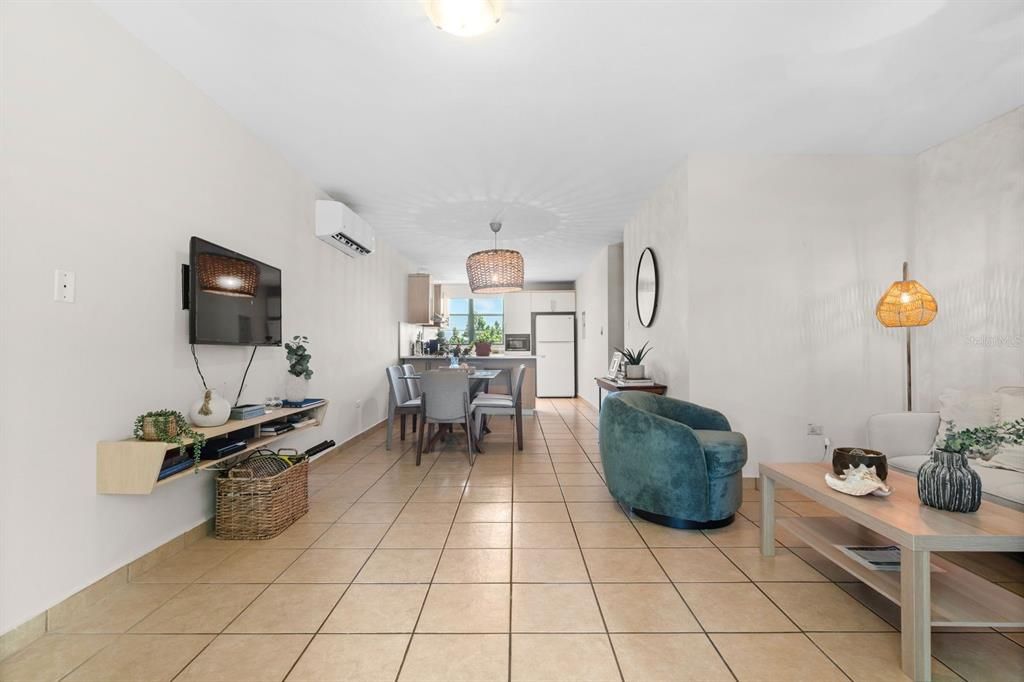 Active With Contract: $329,000 (3 beds, 2 baths, 1168 Square Feet)