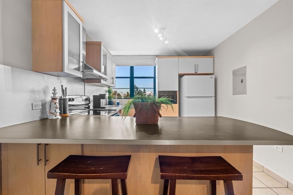 Active With Contract: $329,000 (3 beds, 2 baths, 1168 Square Feet)