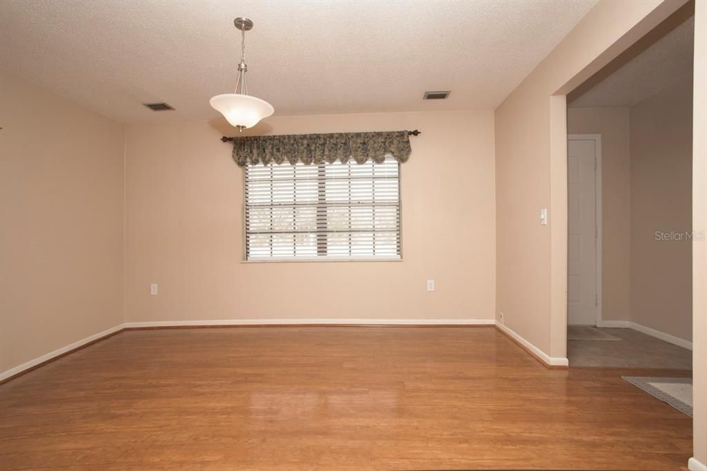 待售: $650,000 (3 贝兹, 2 浴室, 1904 平方英尺)