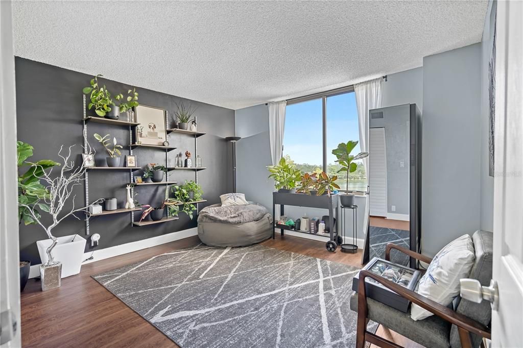 For Sale: $310,000 (2 beds, 2 baths, 1250 Square Feet)