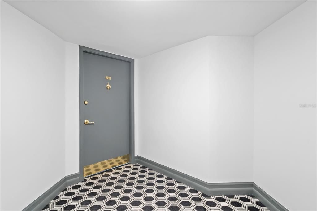 For Sale: $310,000 (2 beds, 2 baths, 1250 Square Feet)