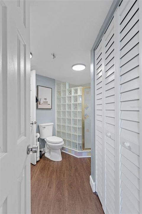 For Sale: $310,000 (2 beds, 2 baths, 1250 Square Feet)