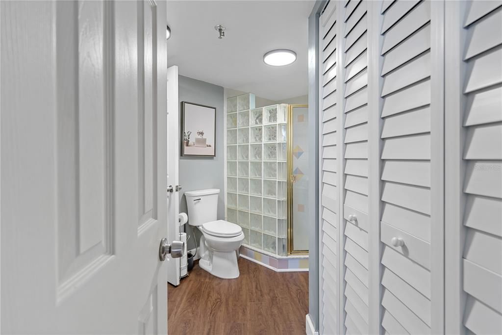 For Sale: $310,000 (2 beds, 2 baths, 1250 Square Feet)