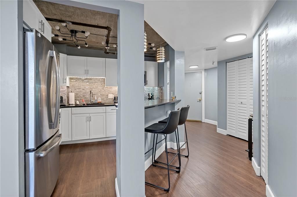 For Sale: $310,000 (2 beds, 2 baths, 1250 Square Feet)