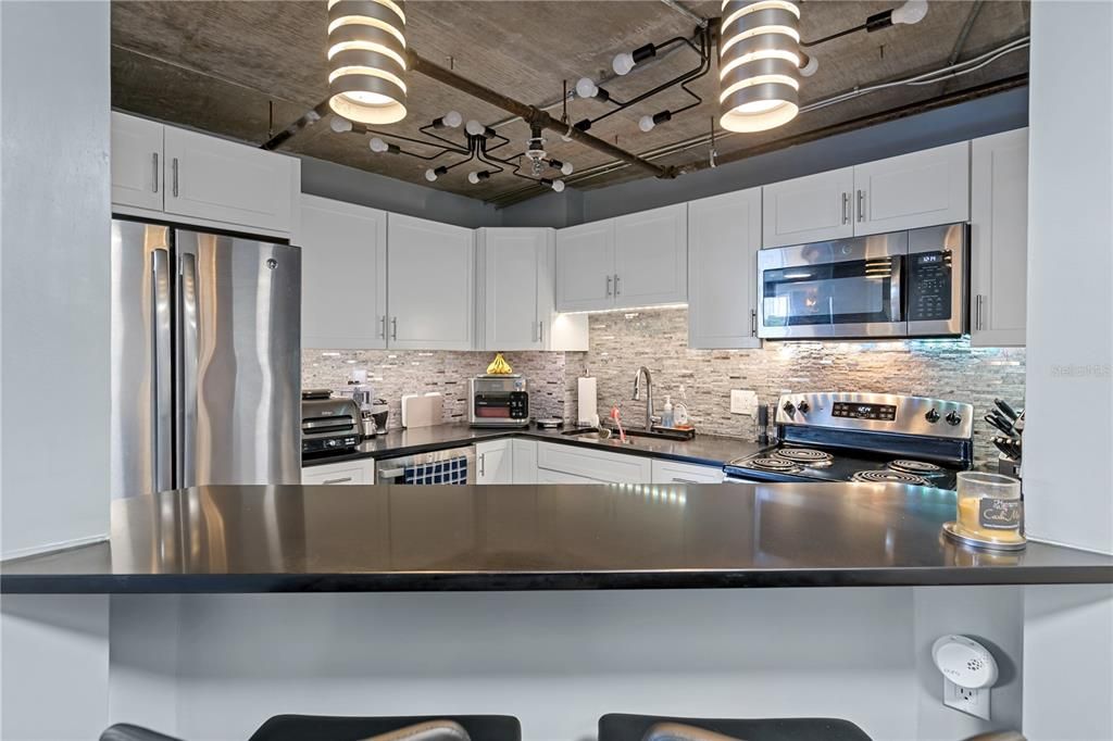 For Sale: $310,000 (2 beds, 2 baths, 1250 Square Feet)