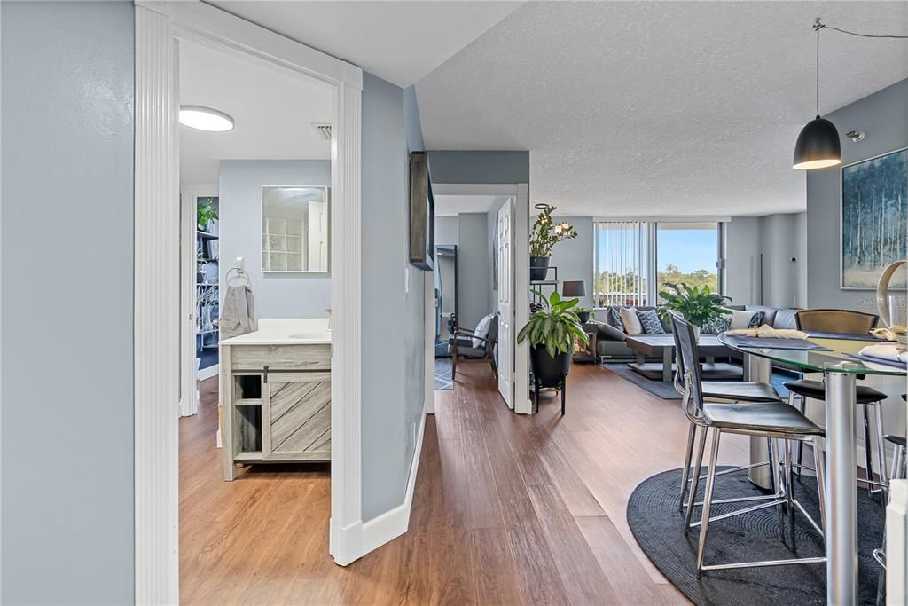 For Sale: $310,000 (2 beds, 2 baths, 1250 Square Feet)