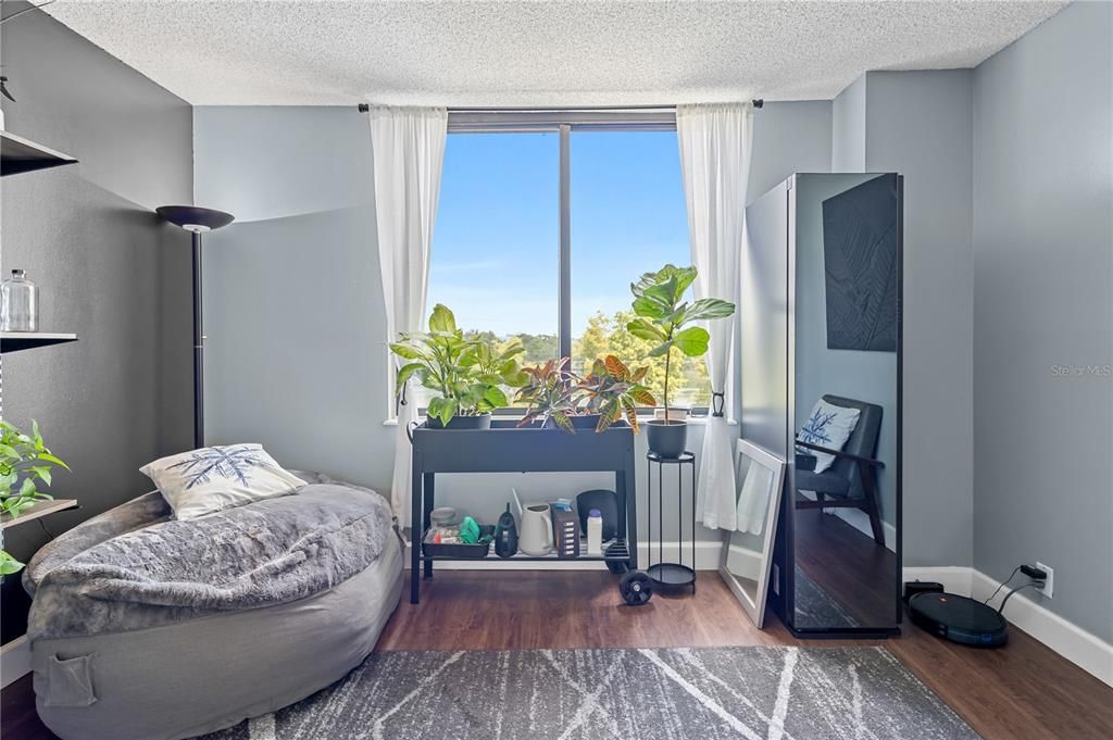 For Sale: $310,000 (2 beds, 2 baths, 1250 Square Feet)