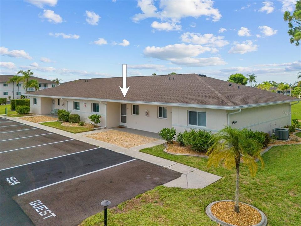 待售: $158,000 (2 贝兹, 2 浴室, 927 平方英尺)