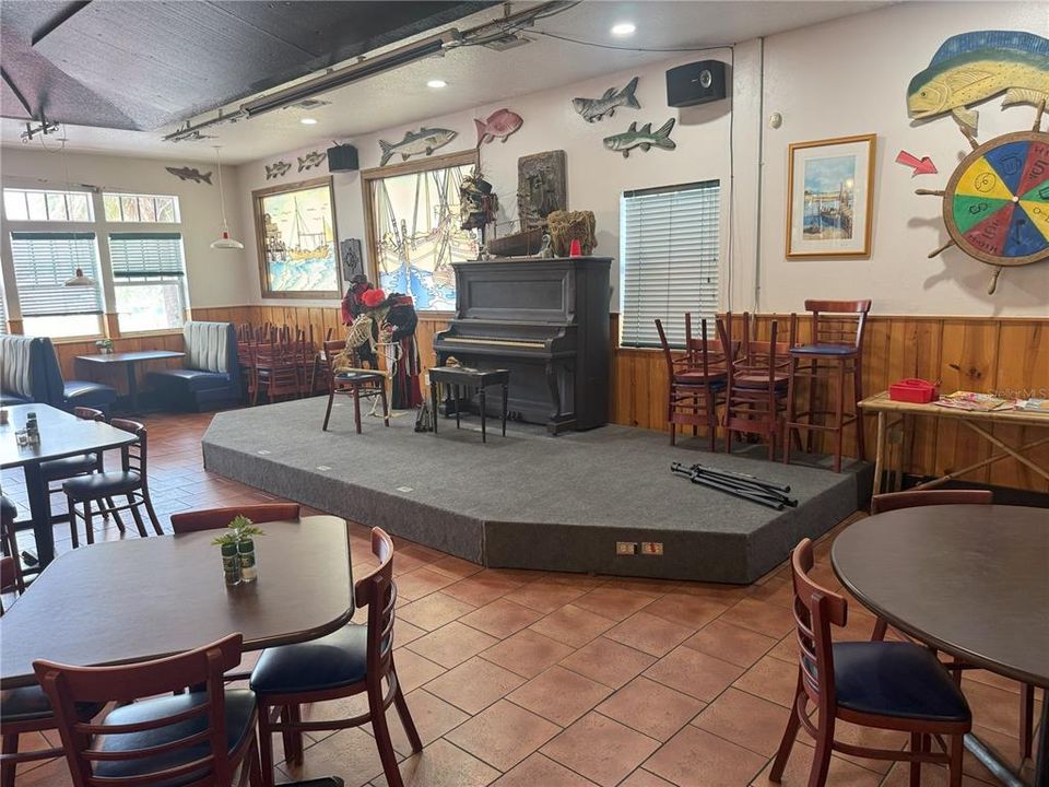 待售: $1,100,000 (0 贝兹, 0 浴室, 6152 平方英尺)