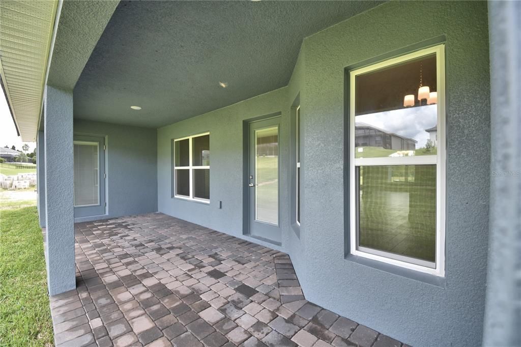 合同活跃: $546,792 (4 贝兹, 3 浴室, 2508 平方英尺)