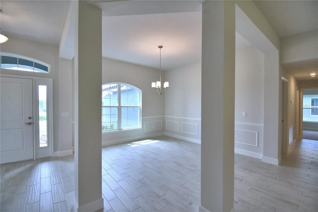 合同活跃: $546,792 (4 贝兹, 3 浴室, 2508 平方英尺)