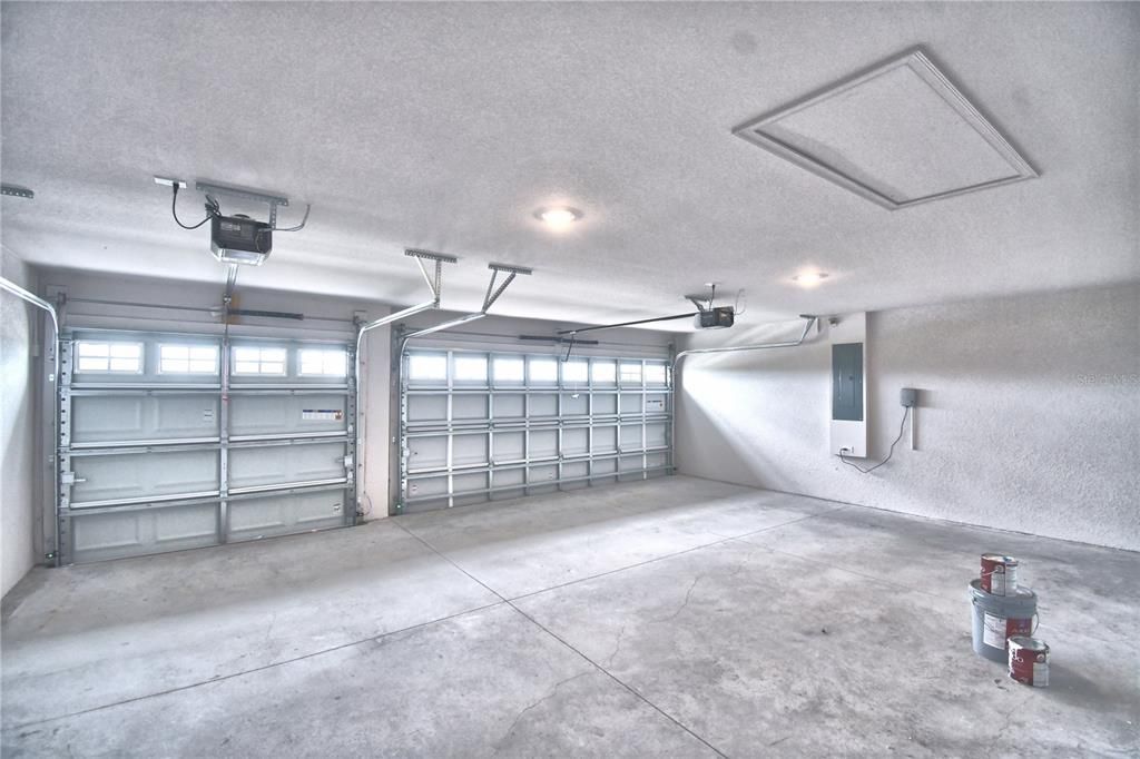 合同活跃: $546,792 (4 贝兹, 3 浴室, 2508 平方英尺)