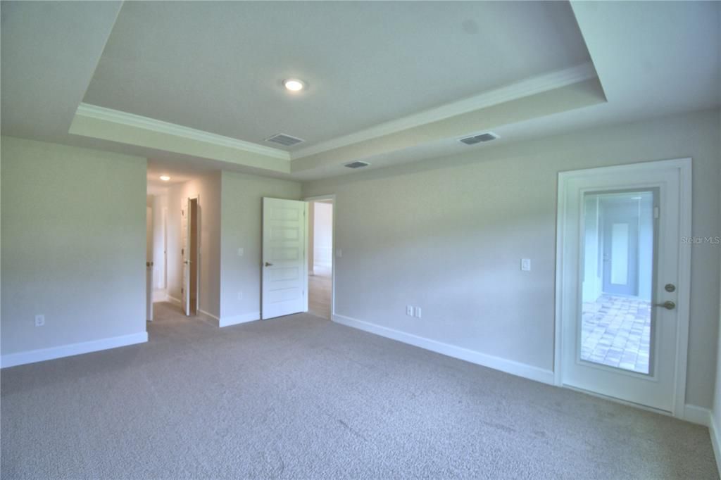 合同活跃: $546,792 (4 贝兹, 3 浴室, 2508 平方英尺)