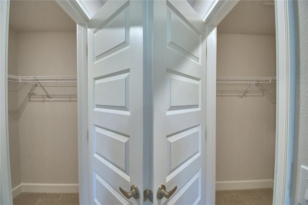 合同活跃: $546,792 (4 贝兹, 3 浴室, 2508 平方英尺)