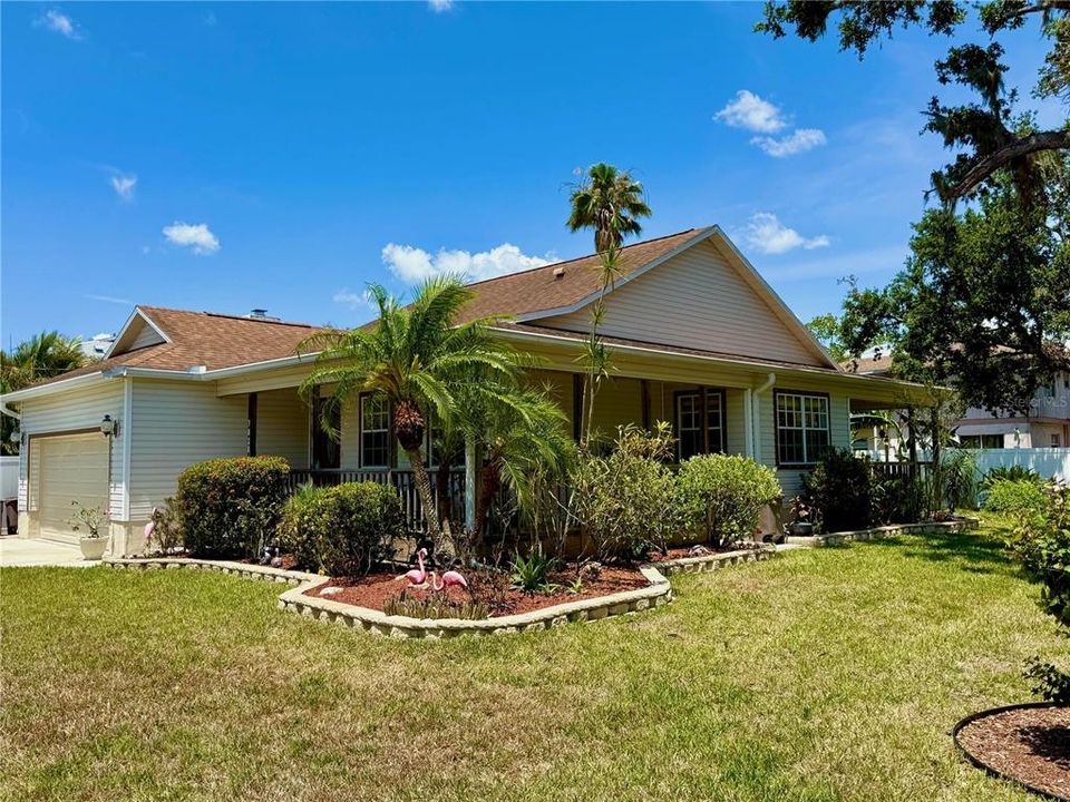 合同活跃: $344,900 (3 贝兹, 2 浴室, 1390 平方英尺)