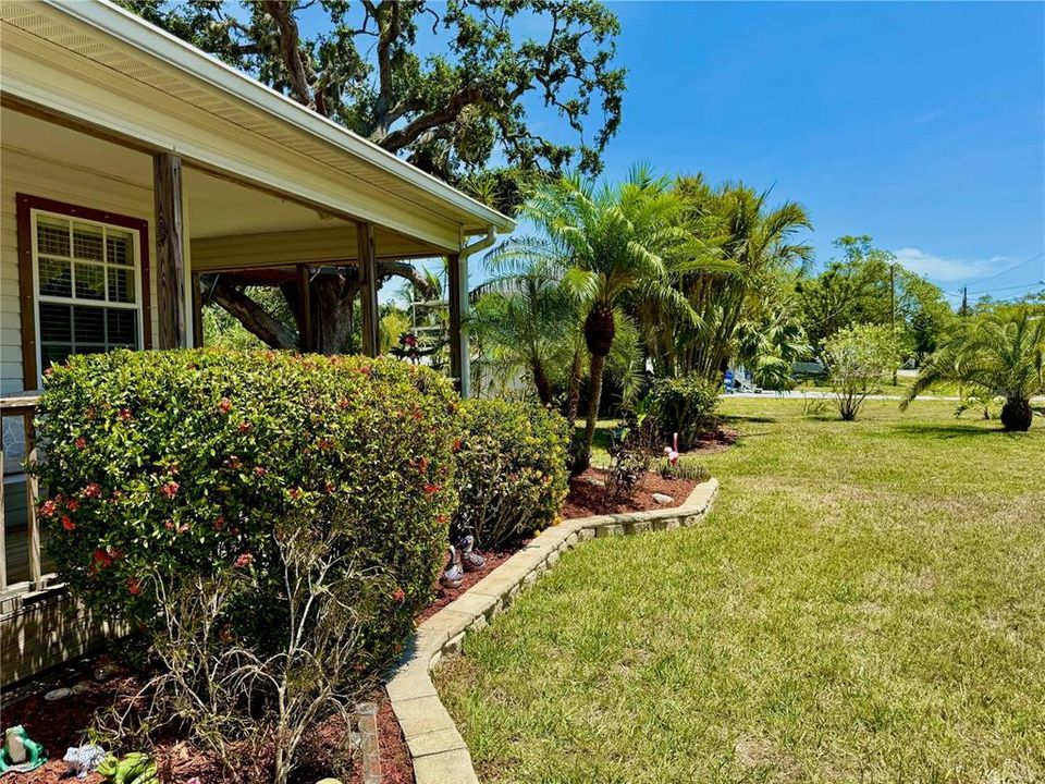 合同活跃: $344,900 (3 贝兹, 2 浴室, 1390 平方英尺)