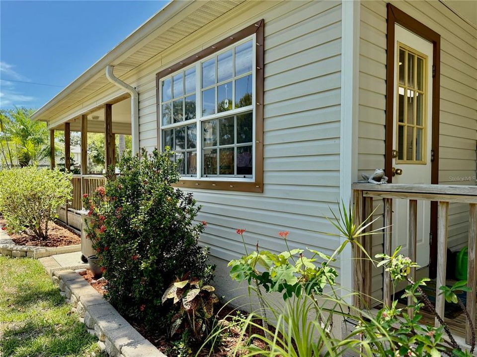 合同活跃: $344,900 (3 贝兹, 2 浴室, 1390 平方英尺)