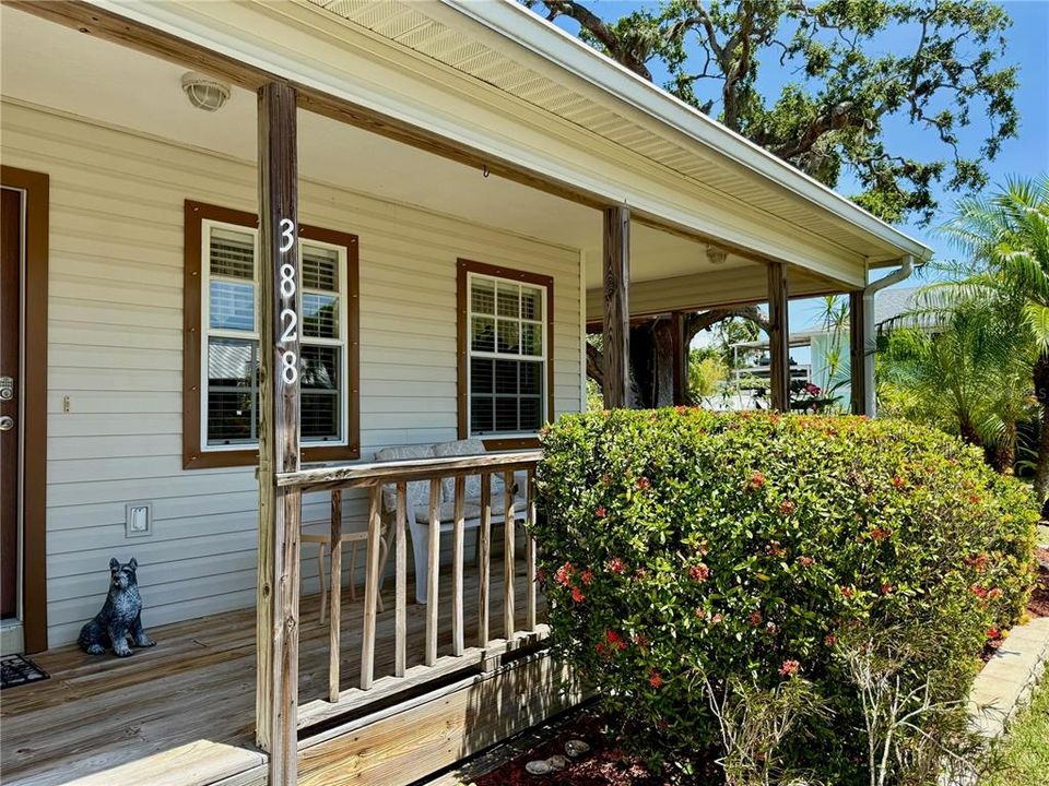 合同活跃: $344,900 (3 贝兹, 2 浴室, 1390 平方英尺)