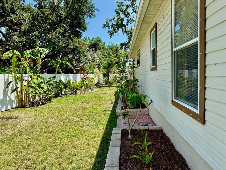 合同活跃: $344,900 (3 贝兹, 2 浴室, 1390 平方英尺)