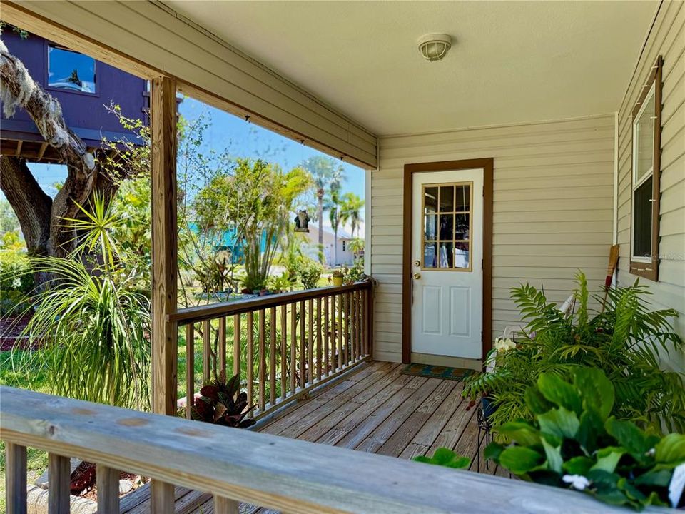 合同活跃: $344,900 (3 贝兹, 2 浴室, 1390 平方英尺)