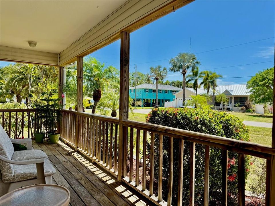 合同活跃: $344,900 (3 贝兹, 2 浴室, 1390 平方英尺)