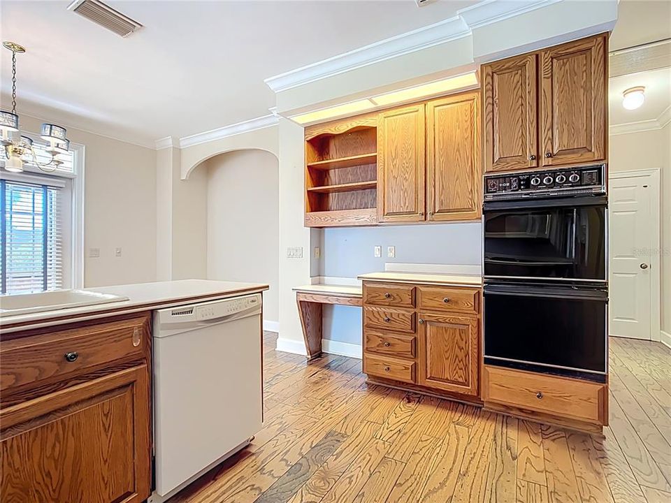 For Sale: $650,000 (3 beds, 2 baths, 2554 Square Feet)