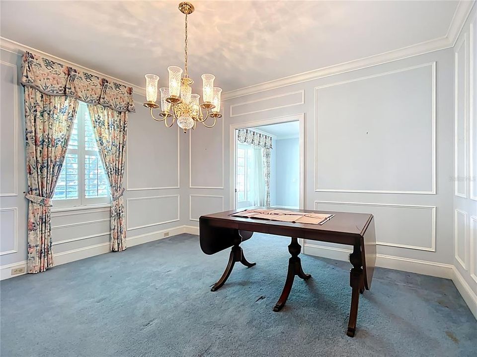 For Sale: $650,000 (3 beds, 2 baths, 2554 Square Feet)