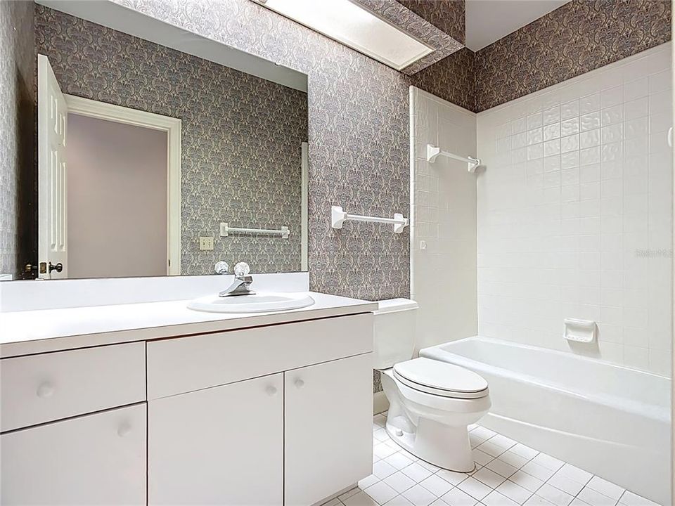 For Sale: $650,000 (3 beds, 2 baths, 2554 Square Feet)