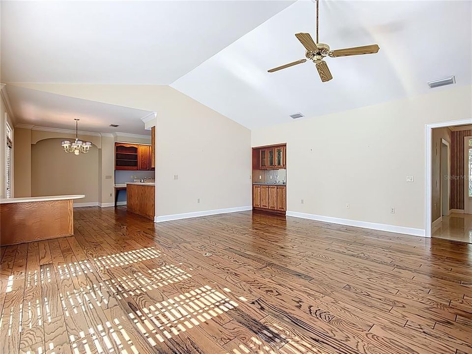 For Sale: $650,000 (3 beds, 2 baths, 2554 Square Feet)