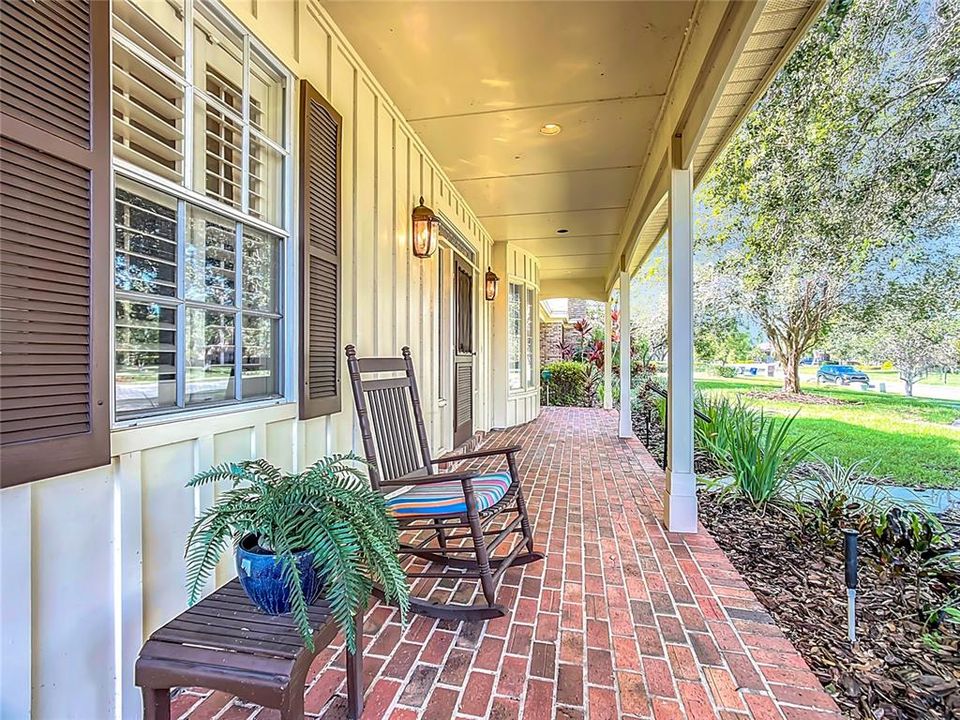 For Sale: $650,000 (3 beds, 2 baths, 2554 Square Feet)