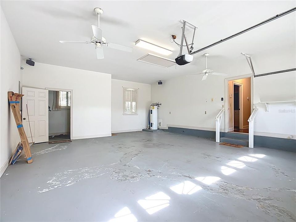 For Sale: $650,000 (3 beds, 2 baths, 2554 Square Feet)