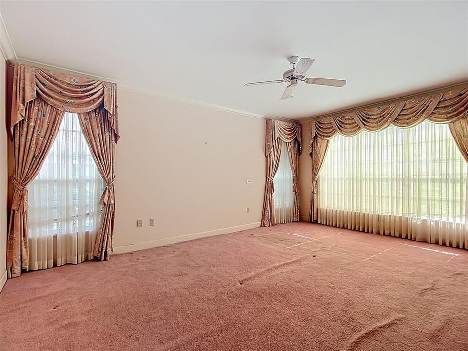 For Sale: $650,000 (3 beds, 2 baths, 2554 Square Feet)