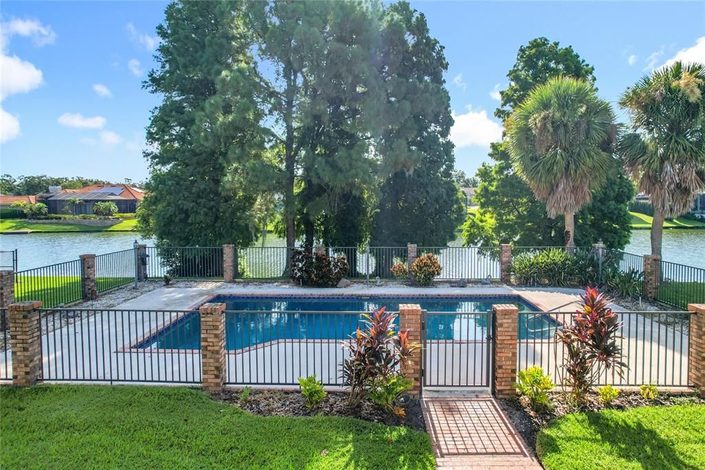 For Sale: $650,000 (3 beds, 2 baths, 2554 Square Feet)