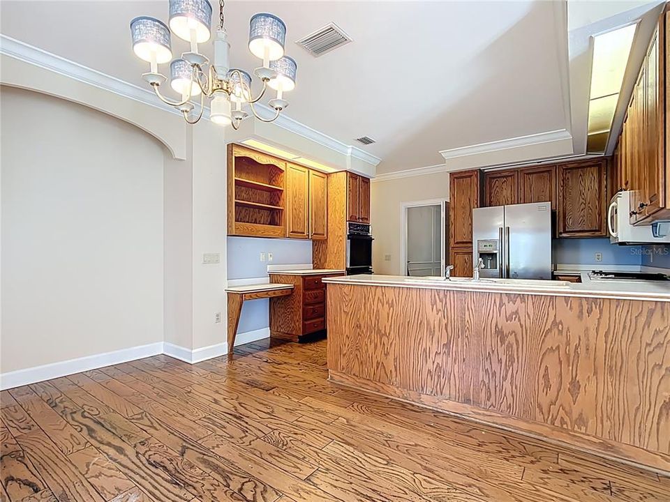 For Sale: $650,000 (3 beds, 2 baths, 2554 Square Feet)