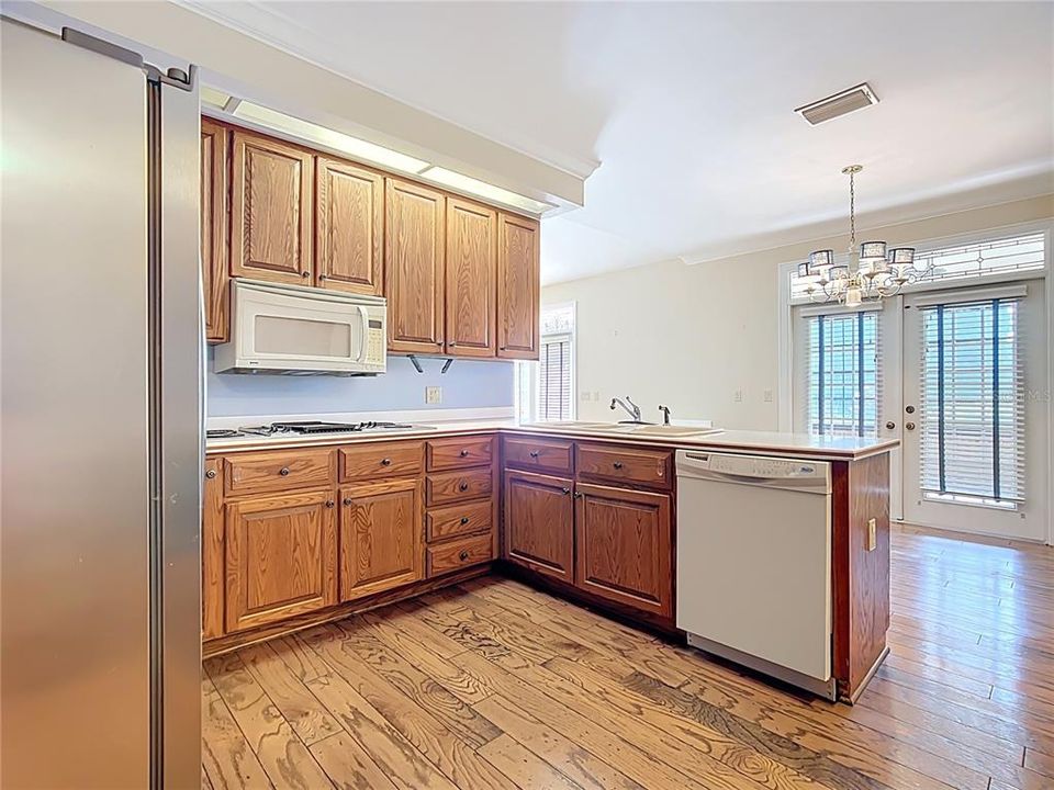 For Sale: $650,000 (3 beds, 2 baths, 2554 Square Feet)