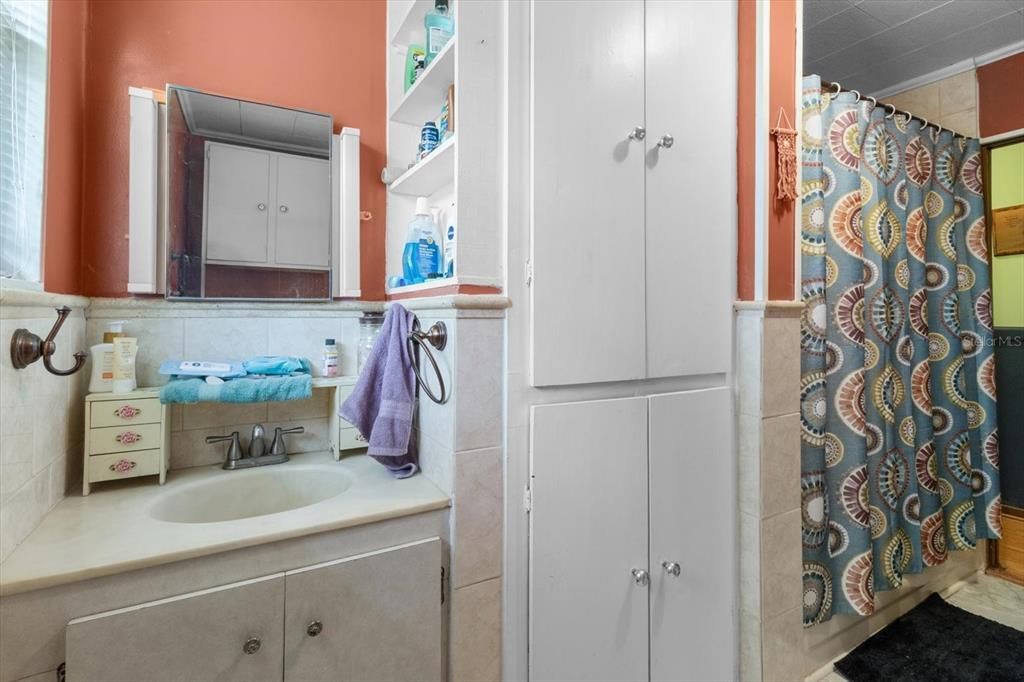 待售: $659,000 (3 贝兹, 1 浴室, 1808 平方英尺)