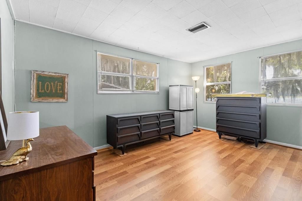 待售: $659,000 (3 贝兹, 1 浴室, 1808 平方英尺)