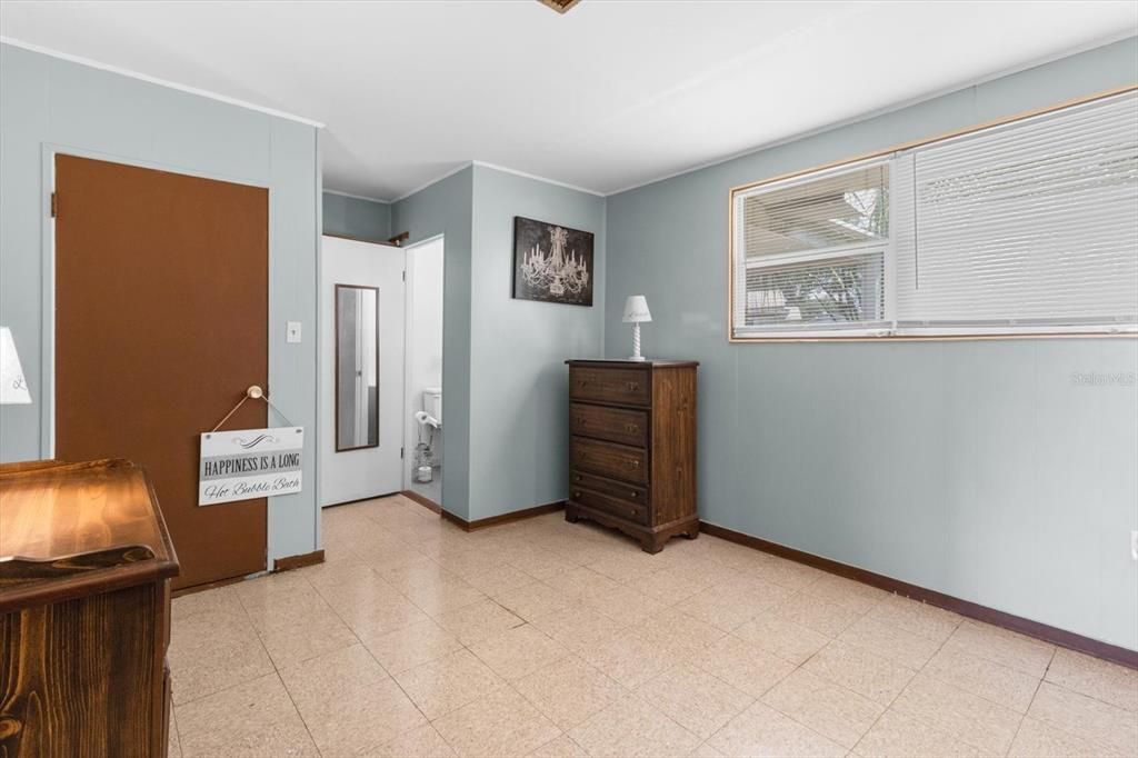 待售: $659,000 (3 贝兹, 1 浴室, 1808 平方英尺)