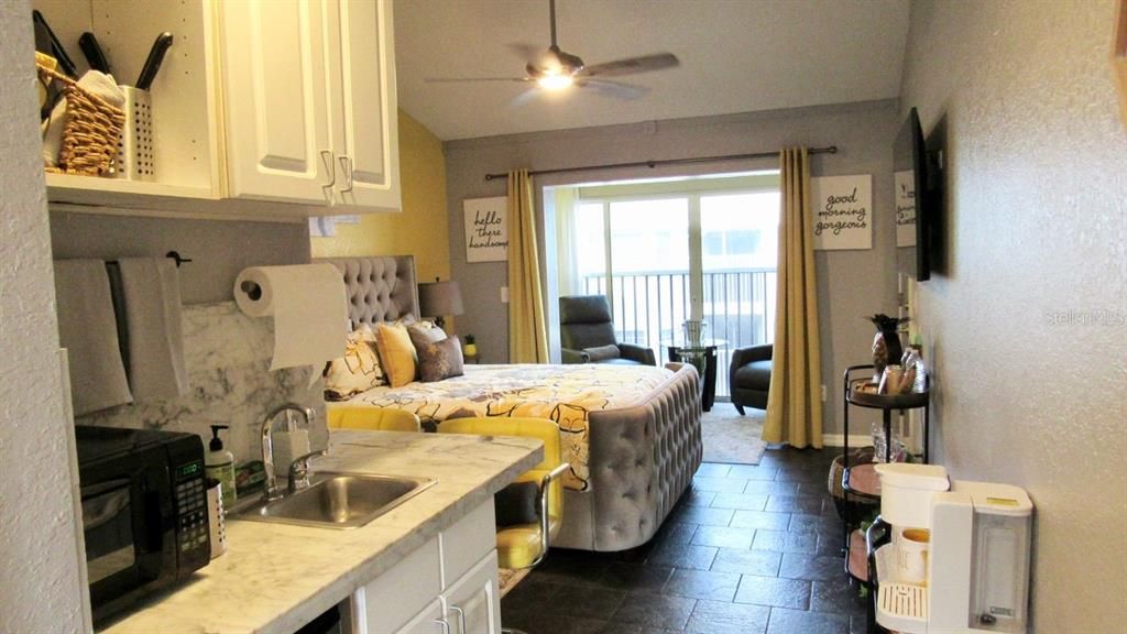 待售: $243,900 (2 贝兹, 2 浴室, 1135 平方英尺)