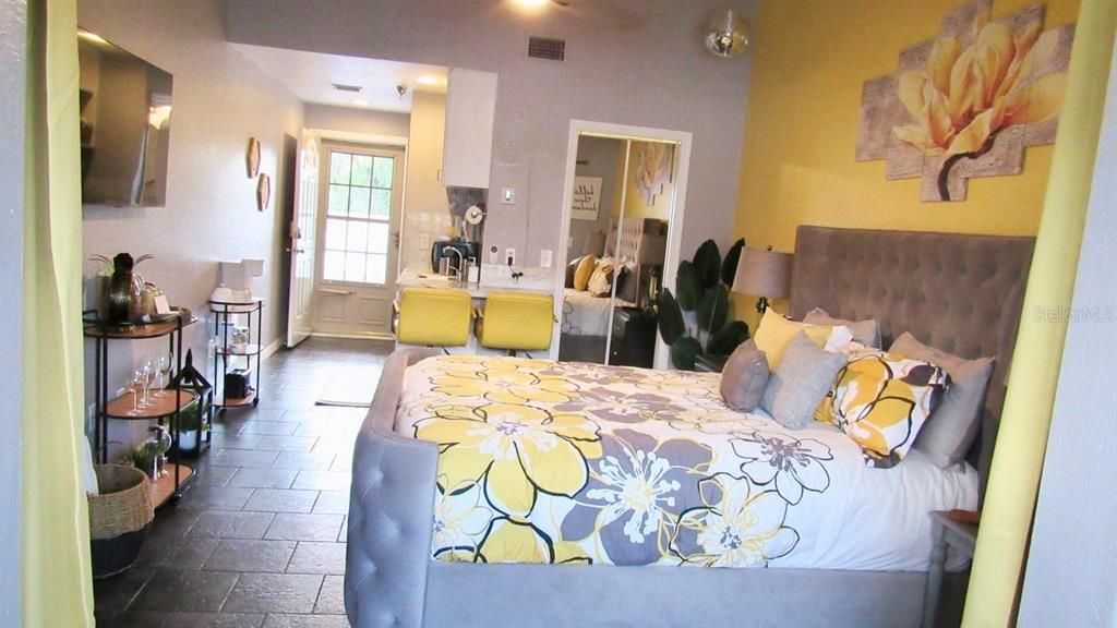 待售: $243,900 (2 贝兹, 2 浴室, 1135 平方英尺)