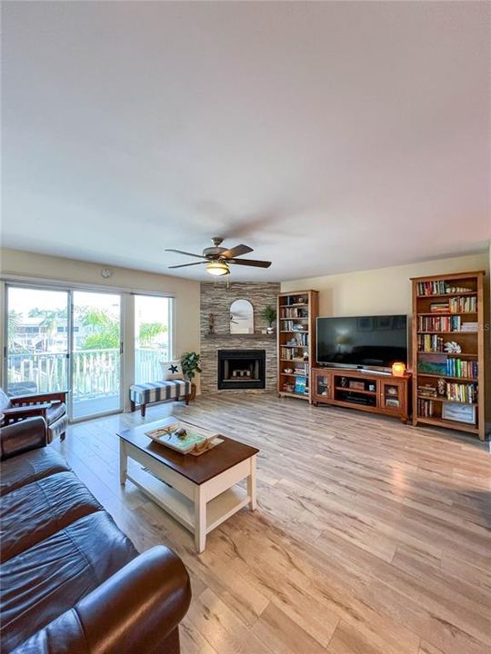 待售: $599,000 (3 贝兹, 2 浴室, 1566 平方英尺)