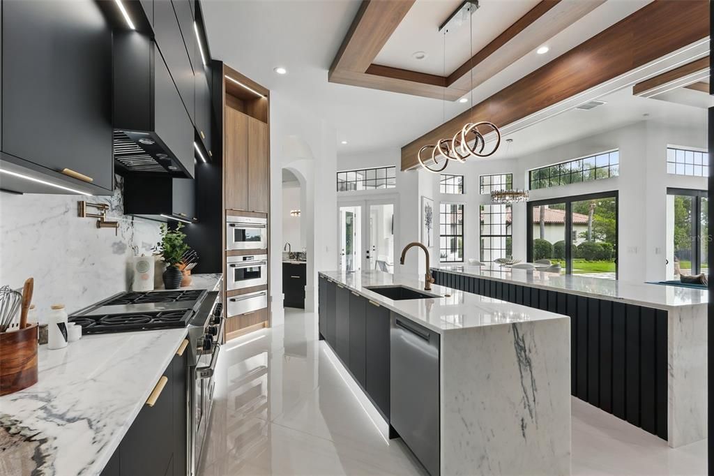 For Sale: $6,800,000 (5 beds, 5 baths, 6257 Square Feet)