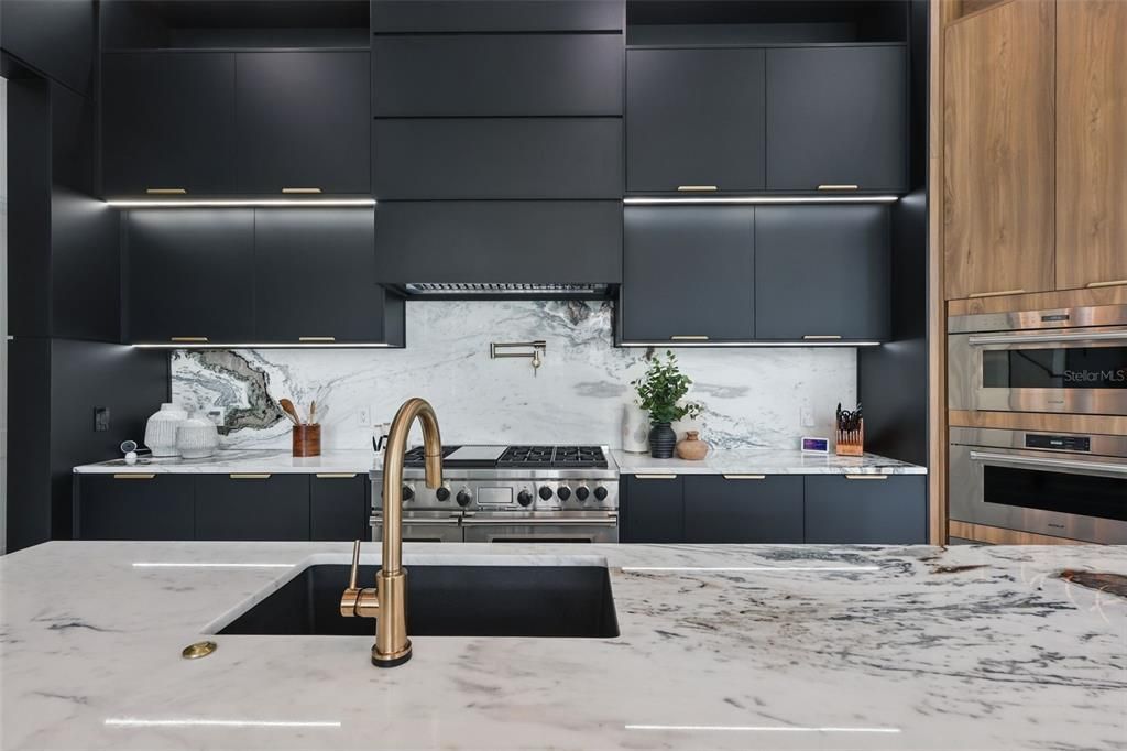 For Sale: $6,800,000 (5 beds, 5 baths, 6257 Square Feet)