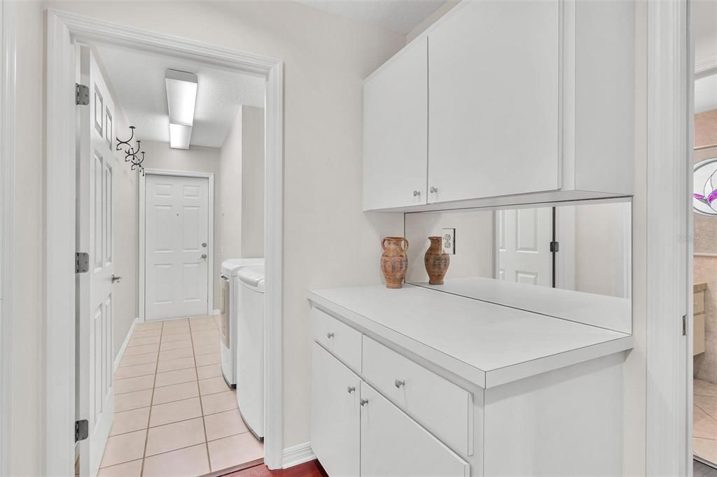 Под контрактом: $299,900 (3 спален, 2 ванн, 2028 Квадратных фут)