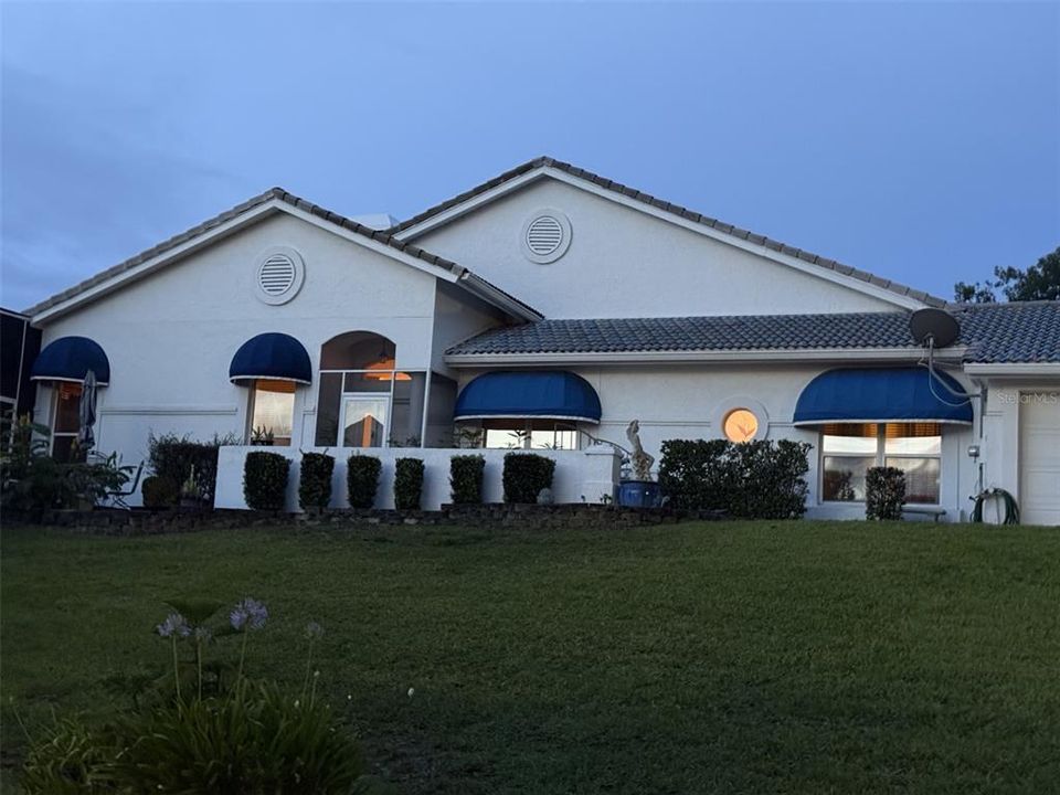 Под контрактом: $299,900 (3 спален, 2 ванн, 2028 Квадратных фут)