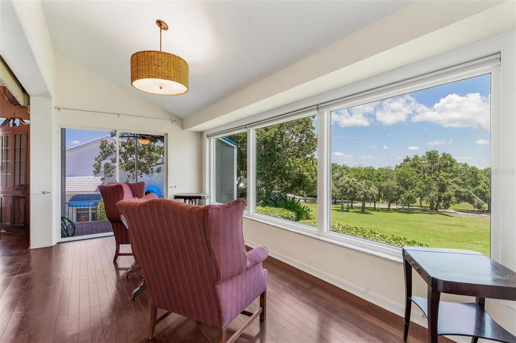 Под контрактом: $299,900 (3 спален, 2 ванн, 2028 Квадратных фут)